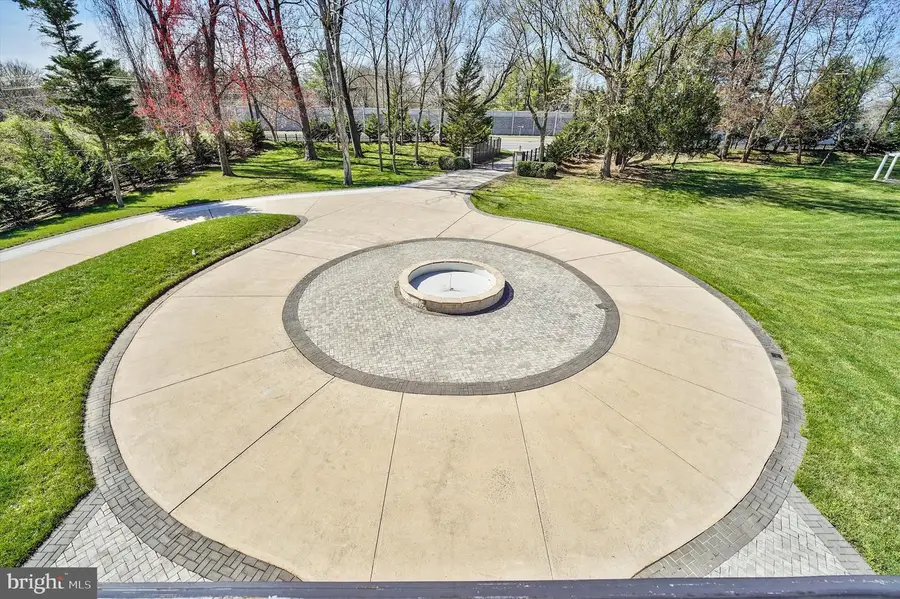 9116 Leesburg Pike, Vienna, VA 22182 - #2