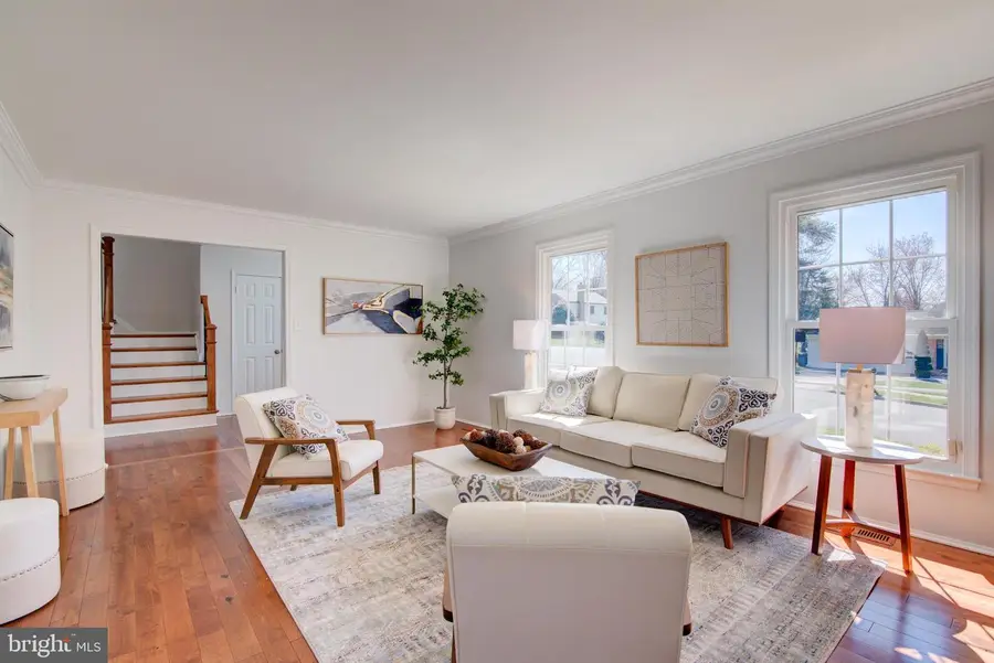 12034 Cheviot Dr, Herndon, VA 20170 - #2