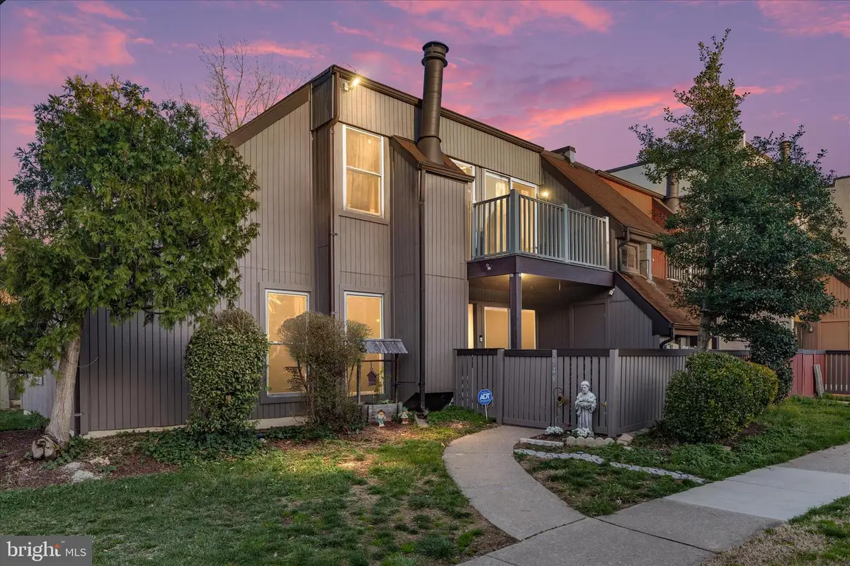 3948 Woodhue Pl #18, Alexandria, VA 22309 - #1