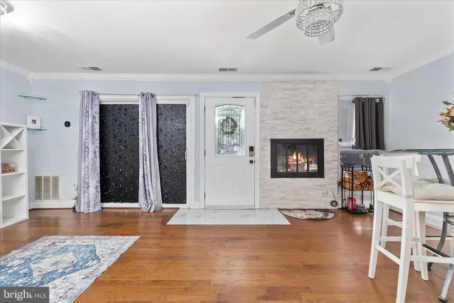 3948 Woodhue Pl #18, Alexandria, VA 22309 - #2