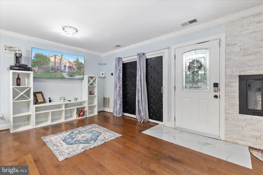 3948 Woodhue Pl #18, Alexandria, VA 22309 - #3