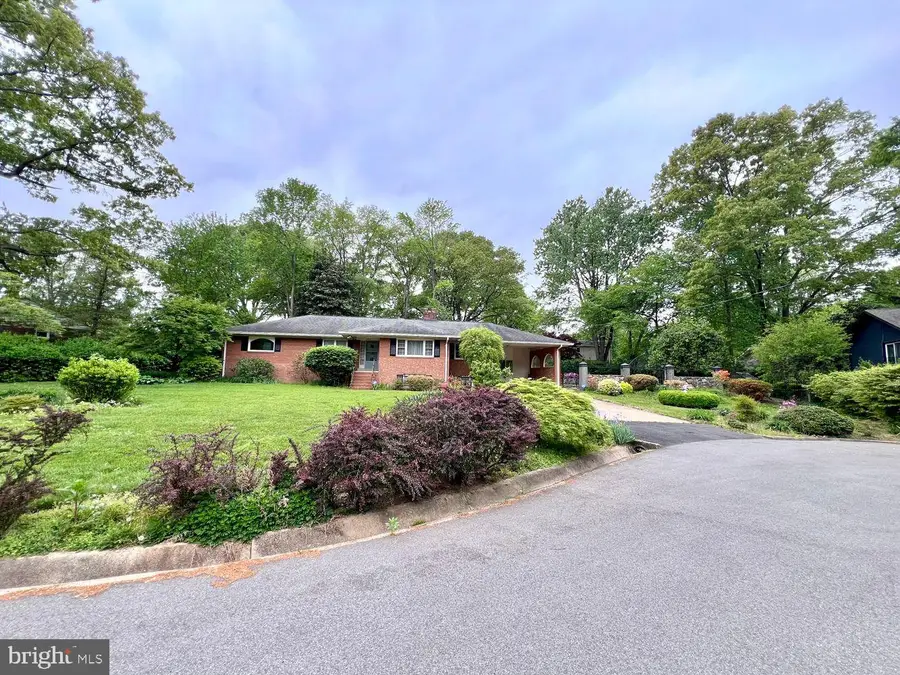 8904 Bridgehaven Ct, Alexandria, VA 22308 - #2