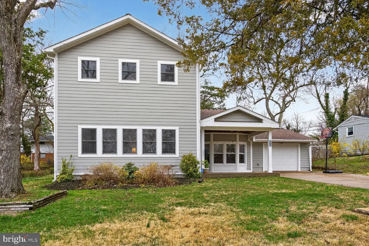 4406 Roundhill Rd, Alexandria, VA 22310 - #1