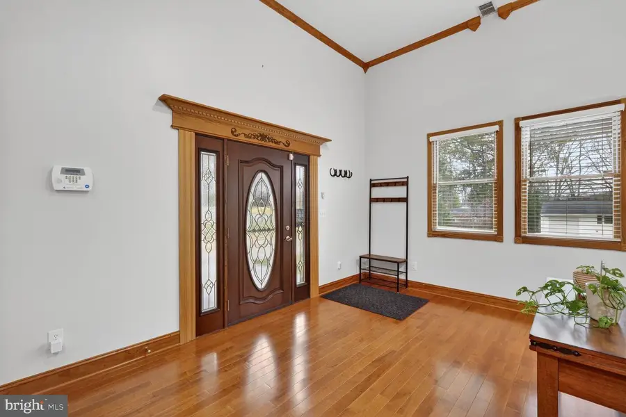 4406 Roundhill Rd, Alexandria, VA 22310 - #3