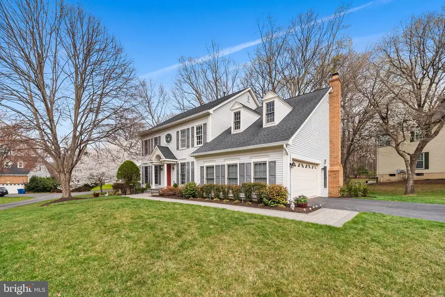 8648 Chase Glen Cir, Fairfax Station, VA 22039 - #3