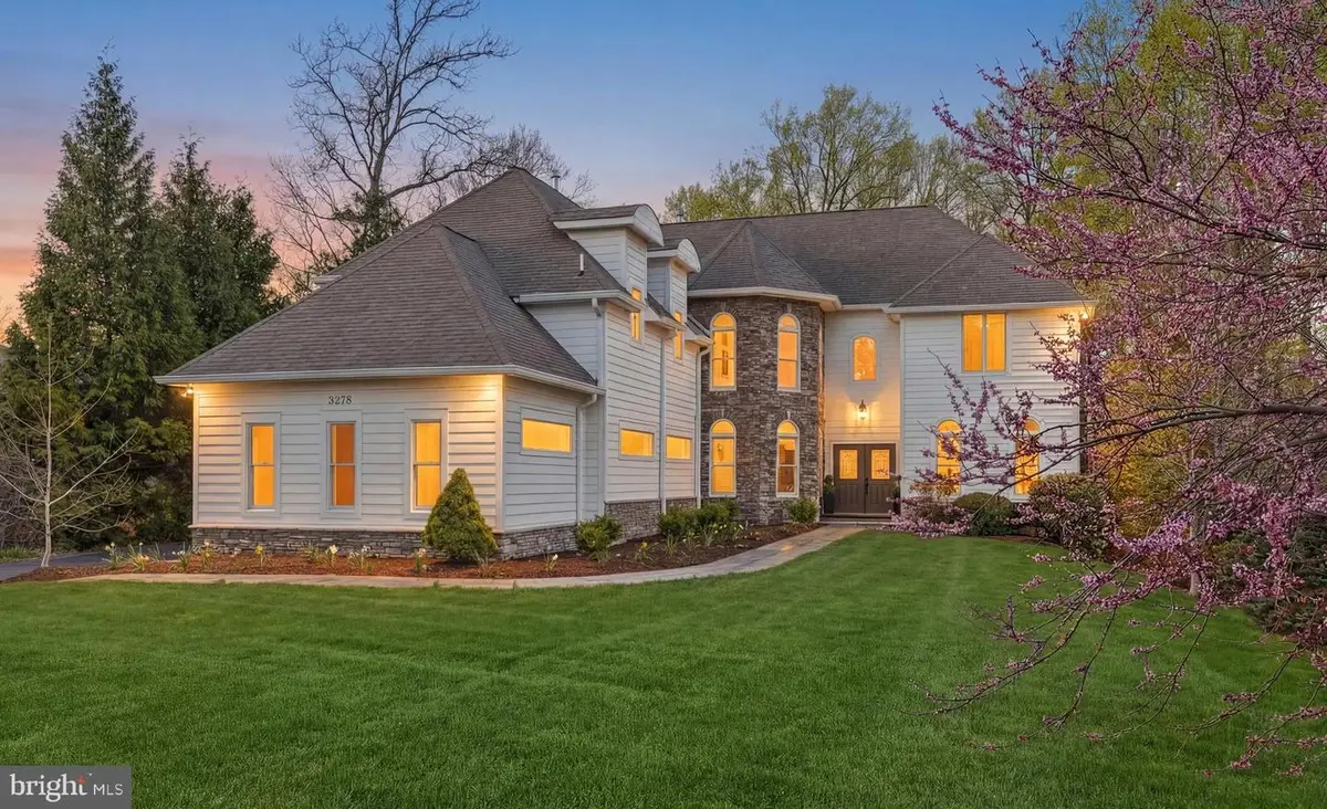 8228 Westchester Dr, Vienna, VA 22182 - #1