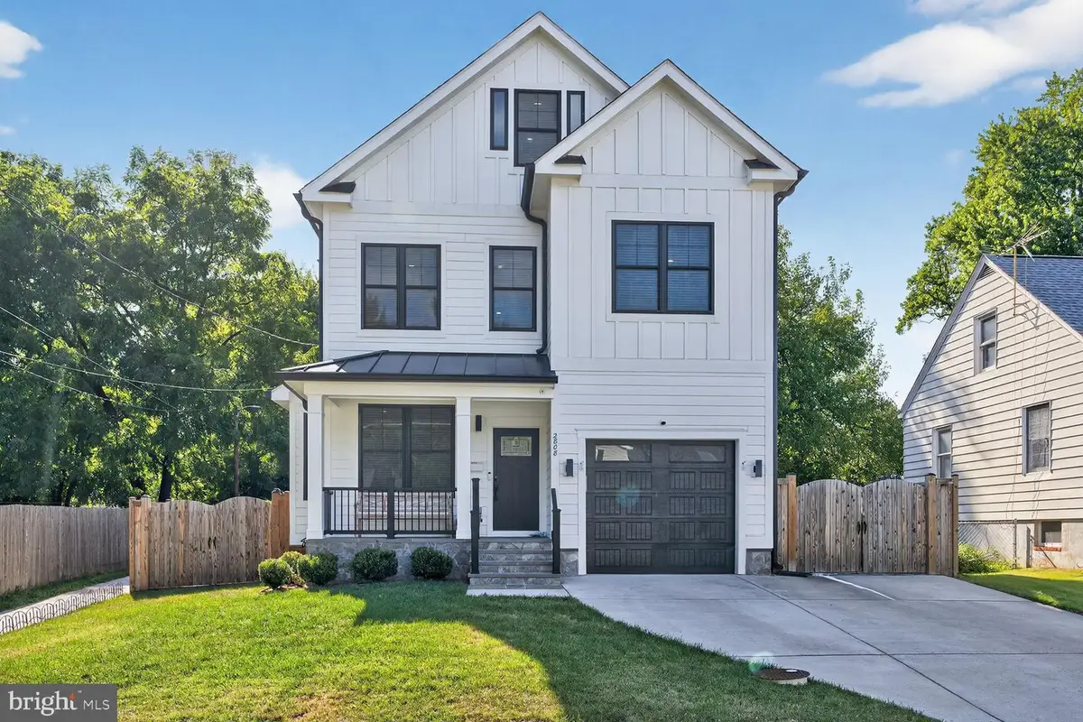 2808 W George Mason Rd, Falls Church, VA 22042 - #1