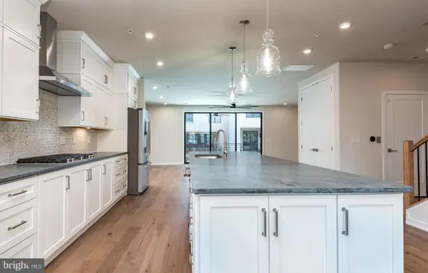 7459 Backett Wood Ter, MCLEAN, VA 22102