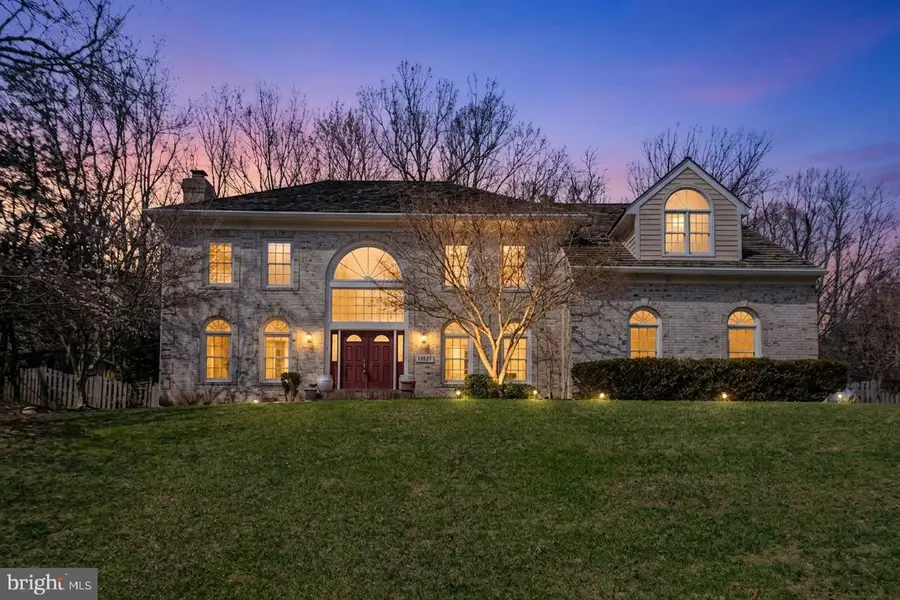 12187 Brecknock St, Oakton, VA 22124 - #3