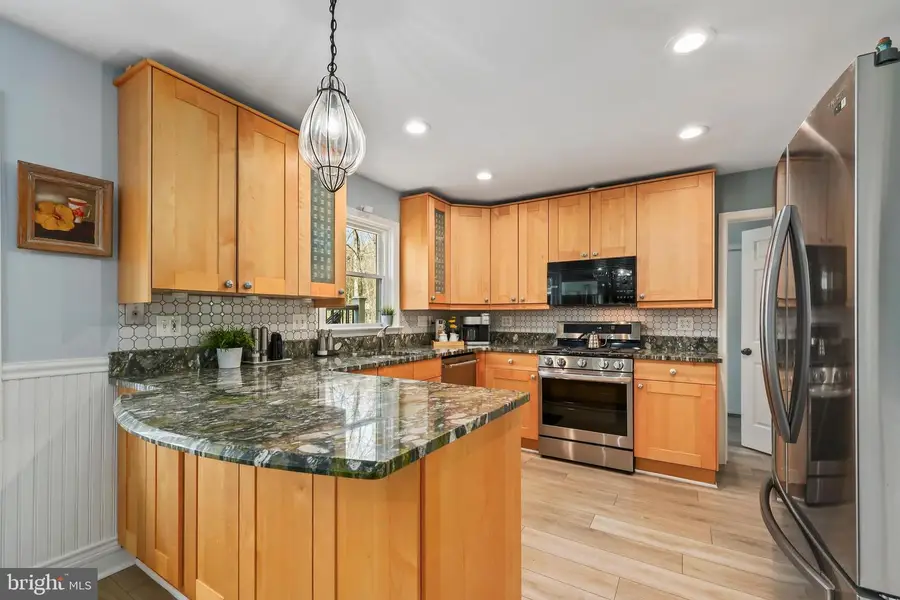 5024 Pheasant Ridge Rd, Fairfax, VA 22030 - #3