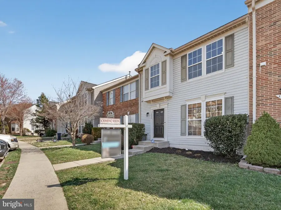 14334 Stonewater Ct, Centreville, VA 20121 - #2