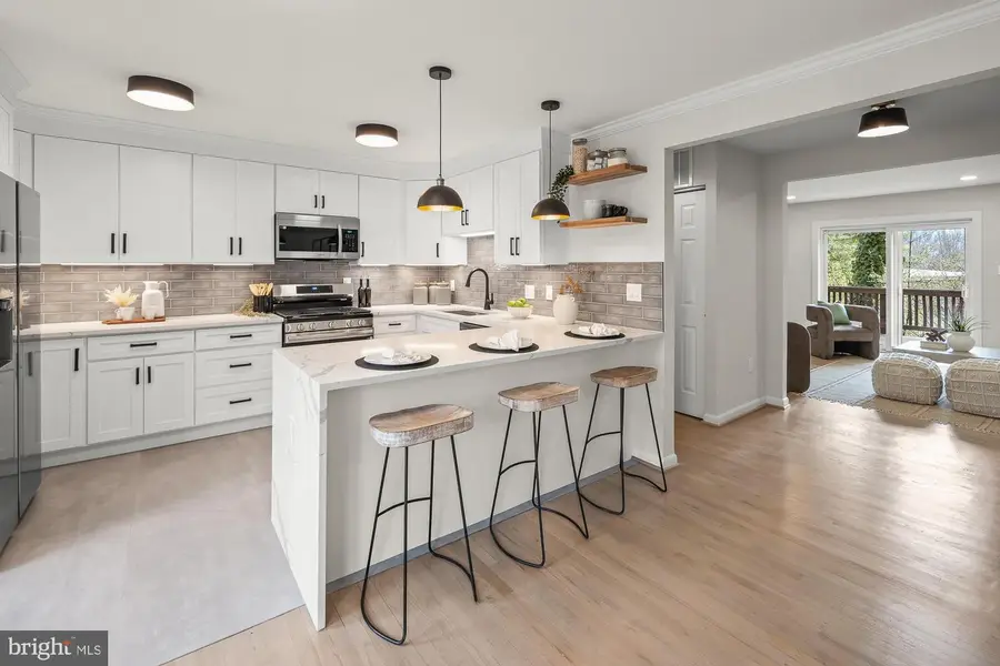 1652 Wainwright Dr, Reston, VA 20190 - #2