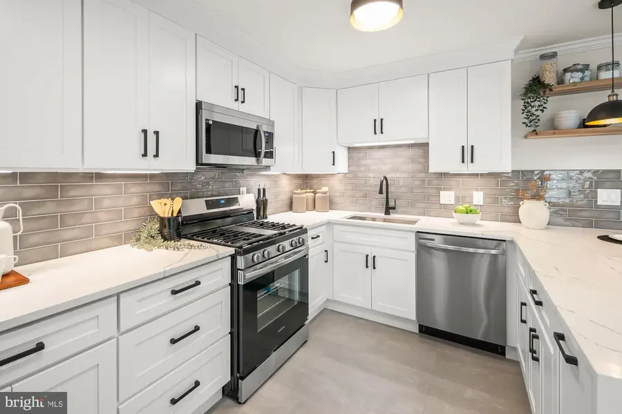 1652 Wainwright Dr, Reston, VA 20190 - #3