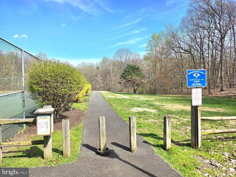 5650 Ridge View Dr, Alexandria, VA 22310 - #2