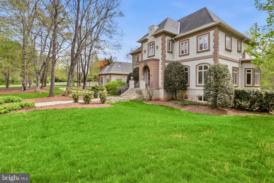 606 Kentland Dr, Great Falls, VA 22066 - #3