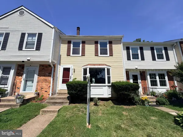 3715-b Munson Rd, FALLS CHURCH, VA 22041