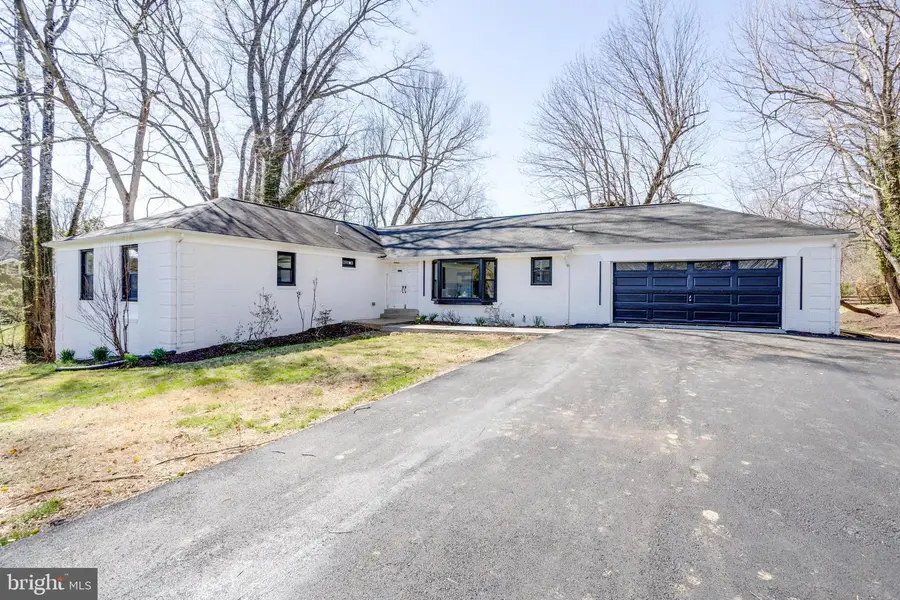 5110 Prestwick Dr, Fairfax, VA 22030 - #3