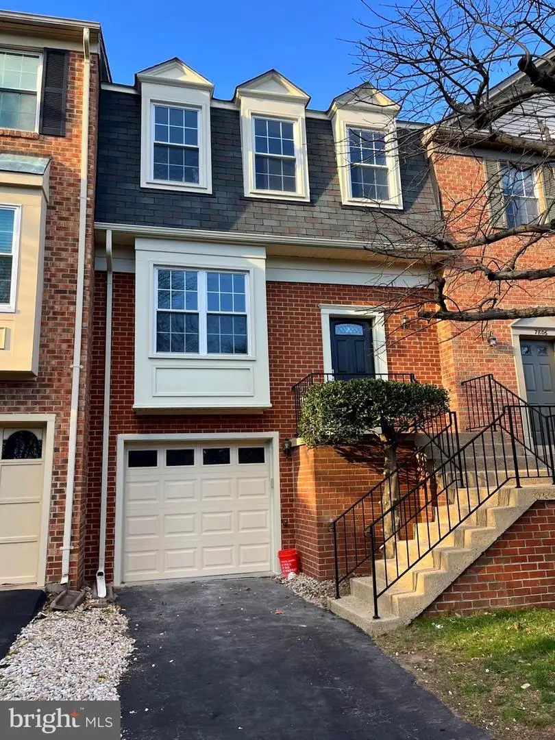 7808 Solomon Seal Dr, Springfield, VA 22152 - #1