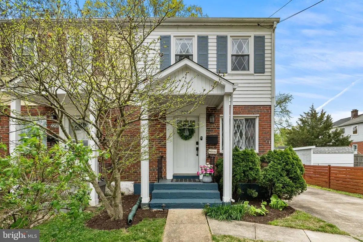 2253 Roanoke Dr, Alexandria, VA 22307 - #1