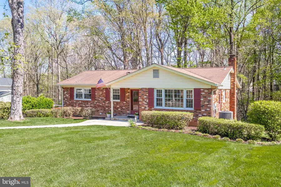 8709 Powder Horn Rd, Springfield, VA 22152 - #2