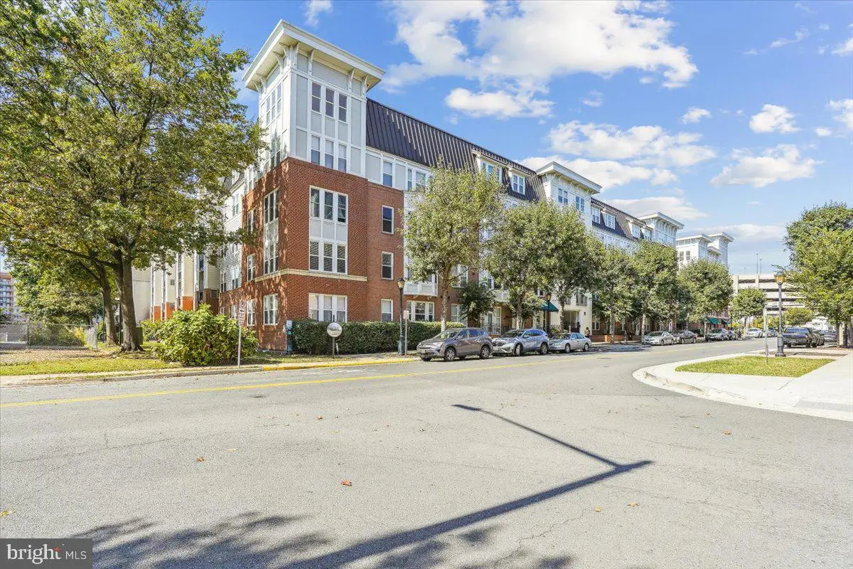 2665 Prosperity Ave #109, Fairfax, VA 22031 - #1