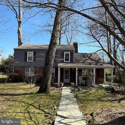 7216 Tod St, Falls Church, VA 22046 - #1