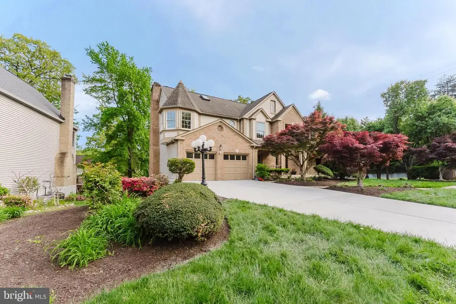 9461 Wooded Glen Ave, Burke, VA 22015 - #2