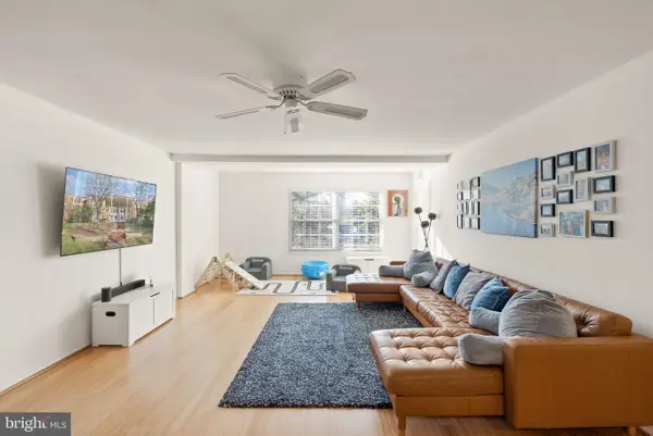 7661 Provincial Dr #305, MCLEAN, VA 22102