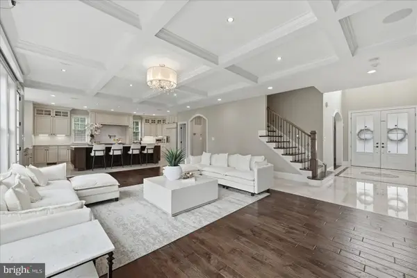 802 Cottage St Sw, VIENNA, VA 22180