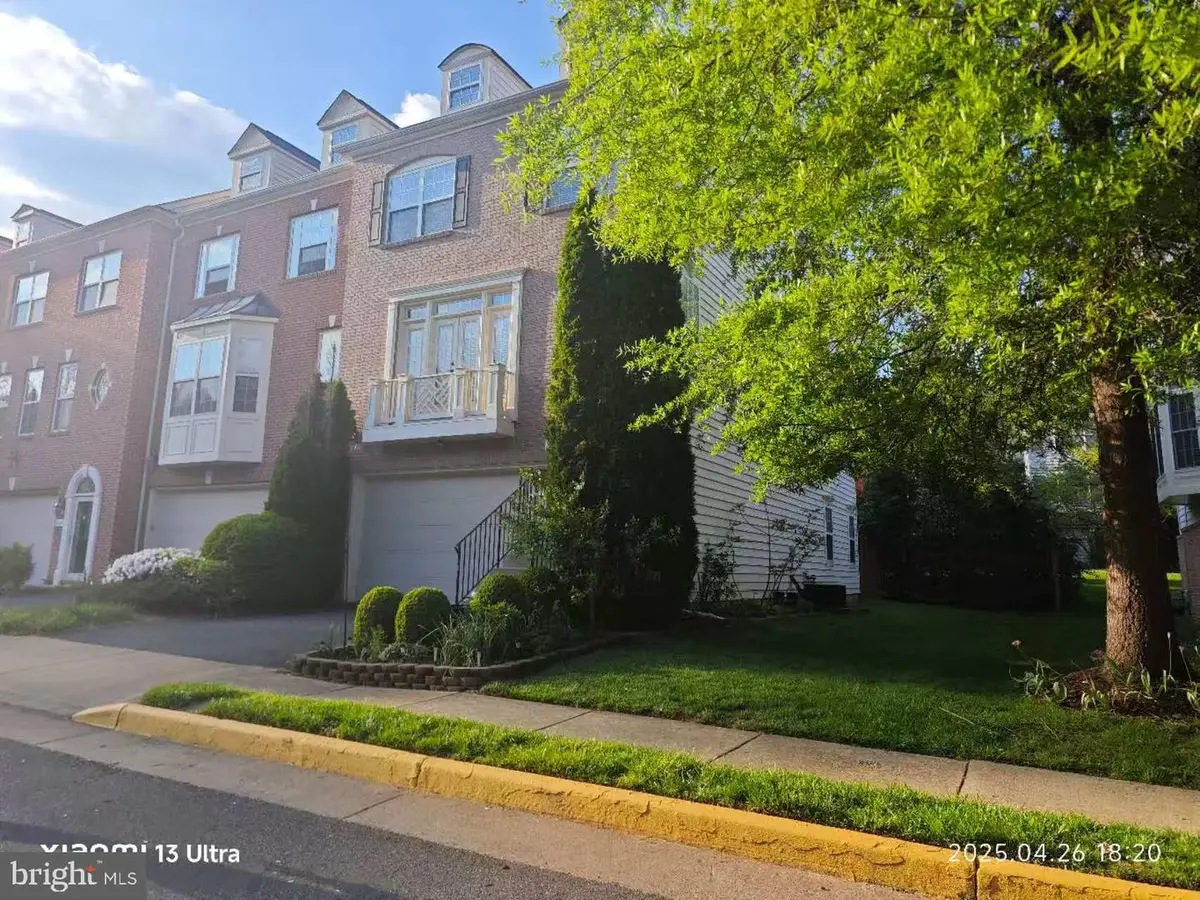 4633 Carisbrooke Ln, Fairfax, VA 22030 - #1