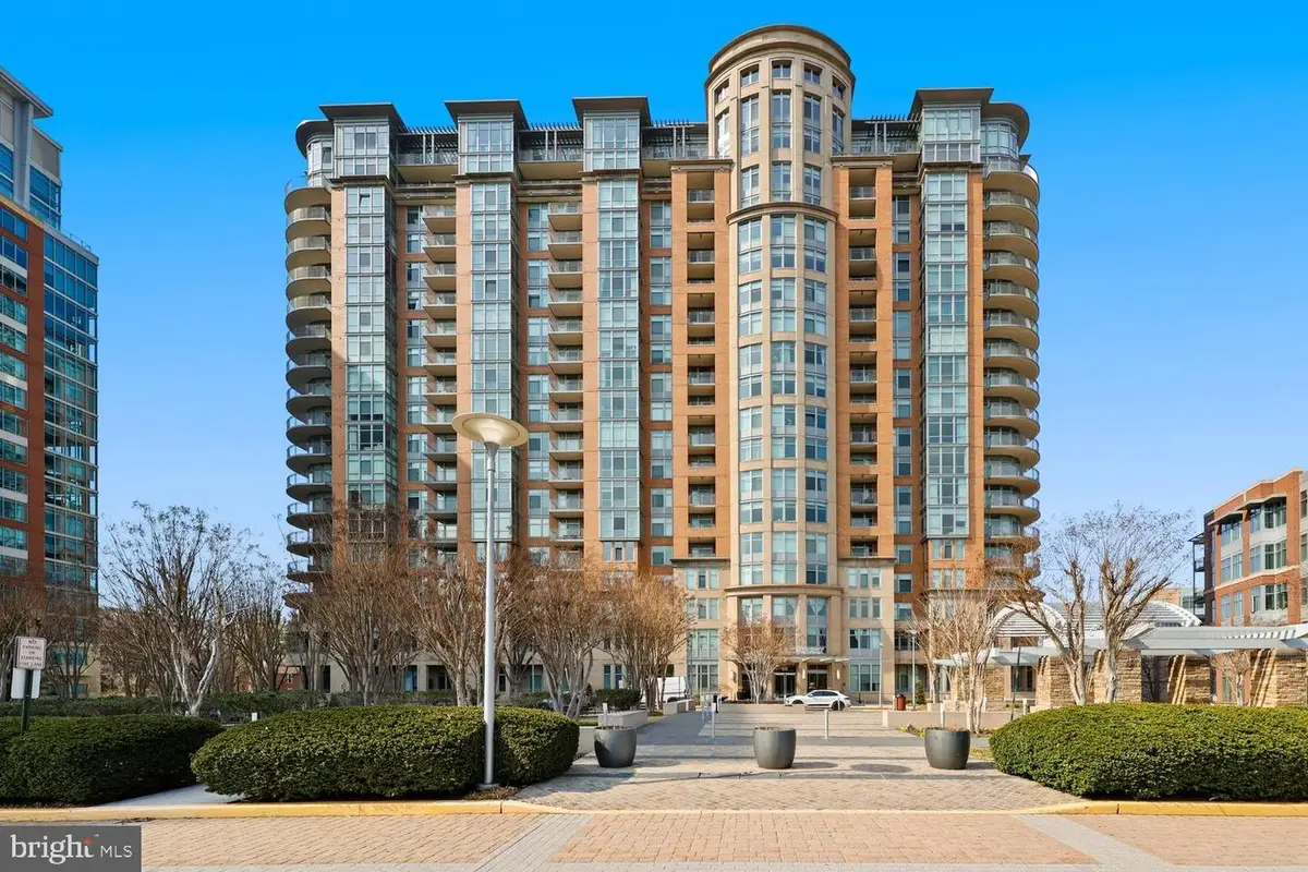 8220 Crestwood Heights Dr #419, McLean, VA 22102 - #1