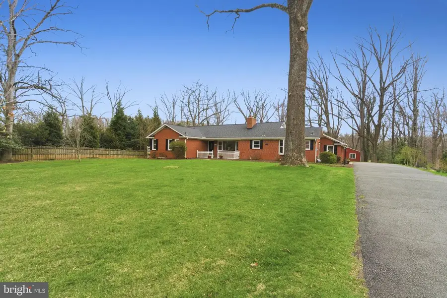 8509 Crestview Dr, Fairfax, VA 22031 - #3