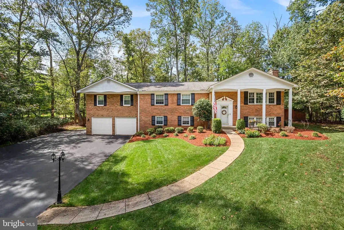 2520 Fowlers Ln, Reston, VA 20191 - #1