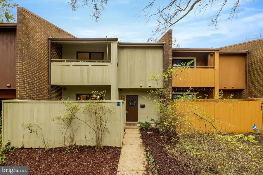 1752 Wainwright Dr, Reston, VA 20190 - #2