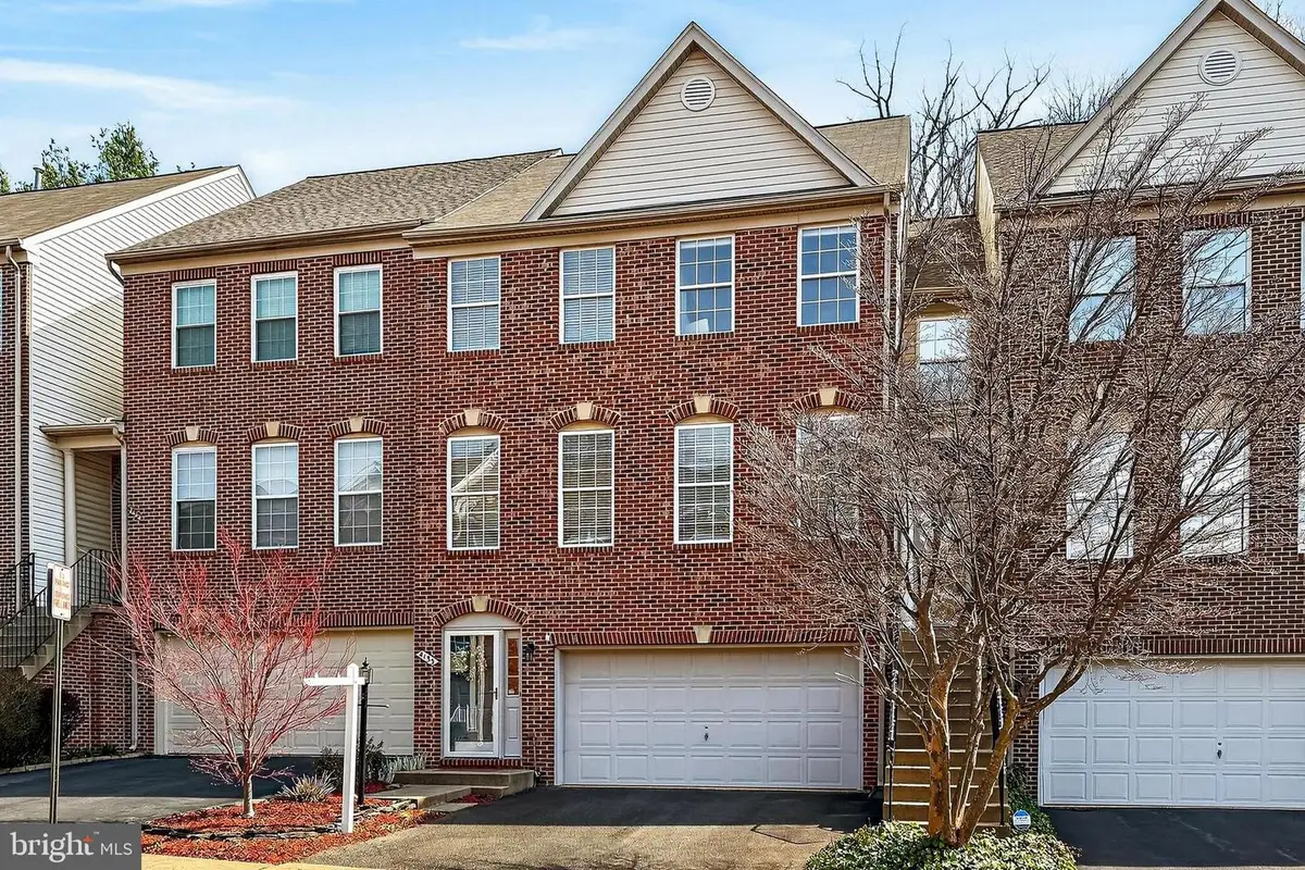 4135 Brookgreen Dr, Fairfax, VA 22033 - #1