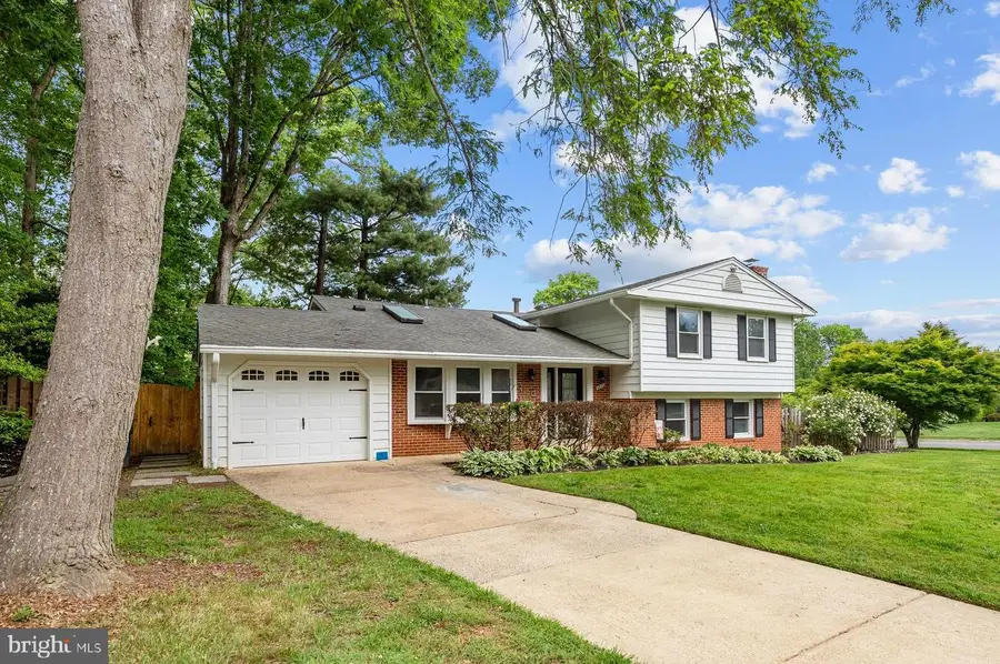 6800 Seton Ct, Springfield, VA 22152 - #2