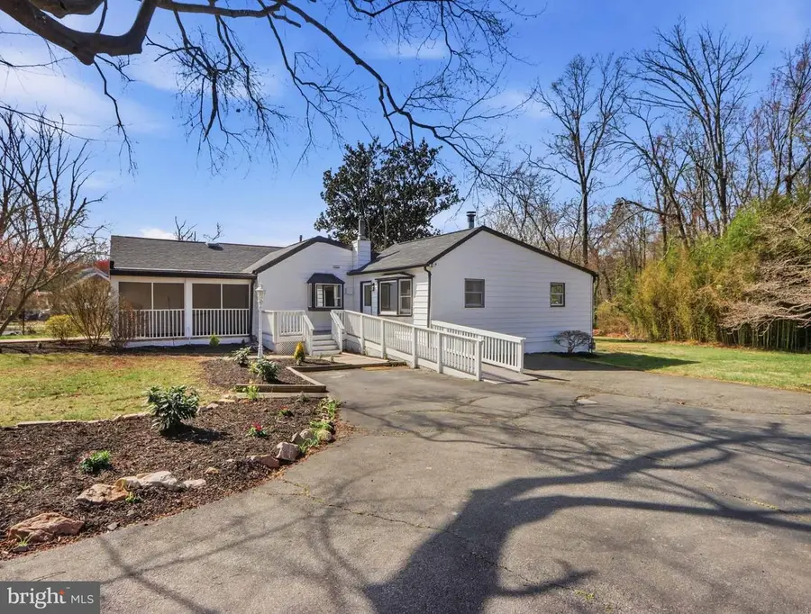 7343 Calvert St, Annandale, VA 22003 - #3