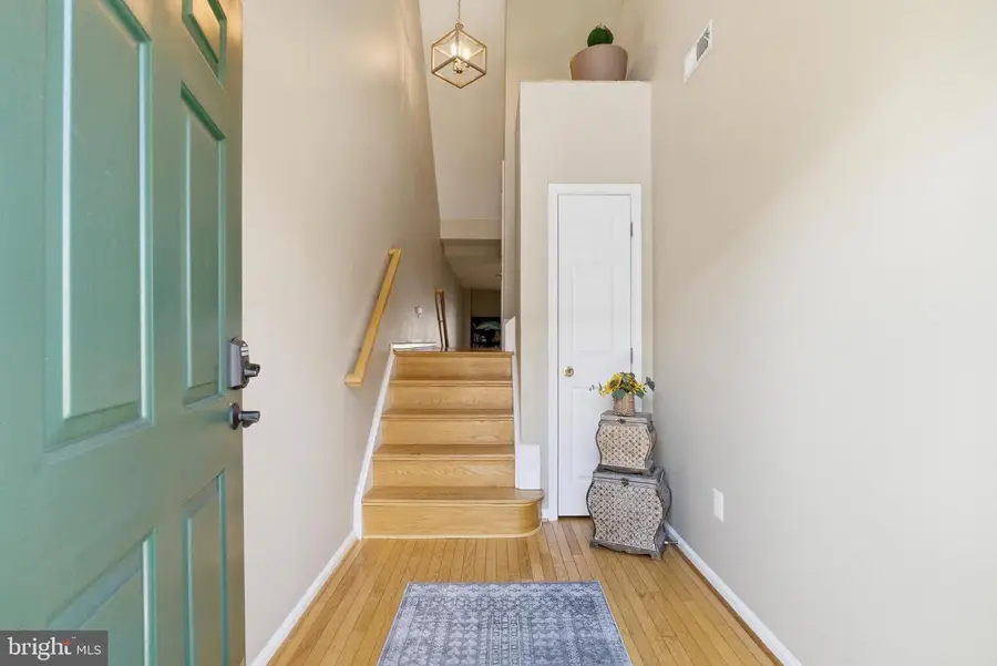5146 Ballycastle Cir, Alexandria, VA 22315 - #2