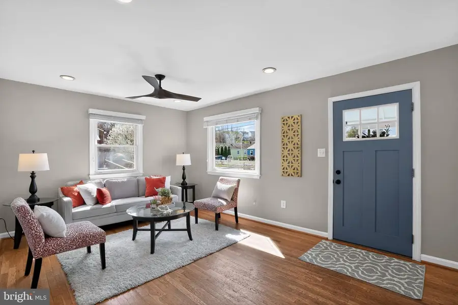 3206 Campbell Dr, Alexandria, VA 22303 - #3