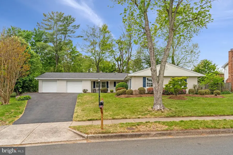 4136 Meadow Hill Ln, Fairfax, VA 22033 - #2