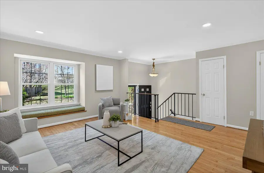 6163 Forest Creek Ln, Springfield, VA 22152 - #3