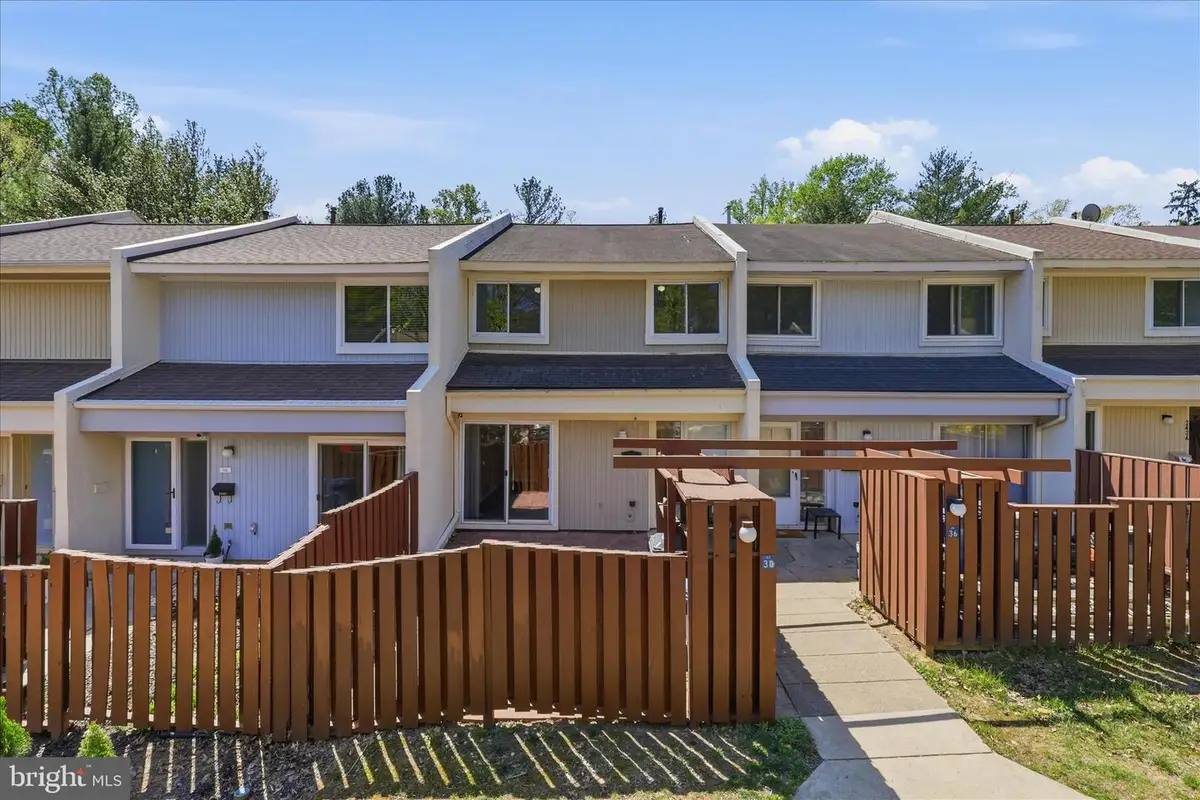 2438 Southgate Sq, Reston, VA 20191 - #1