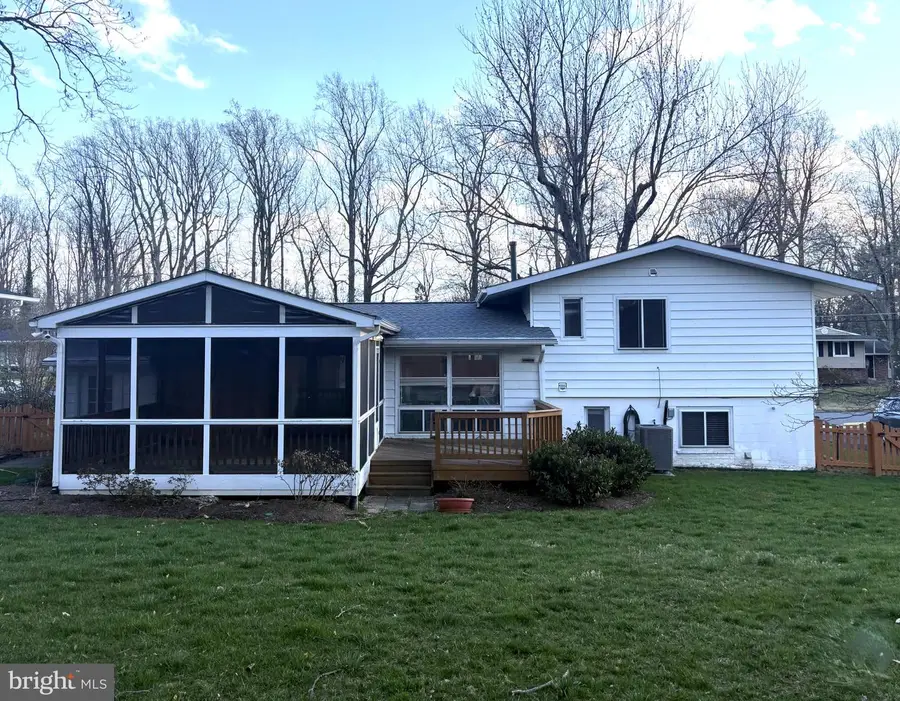 11010 Byrd Dr, Fairfax, VA 22030 - #2