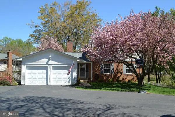 9822 Wolcott Dr, BURKE, VA 22015