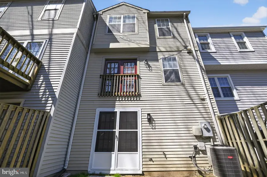 5866 Bridgetown Ct, Burke, VA 22015 - #3