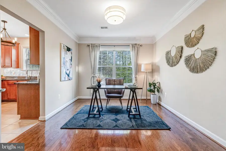 7860 Rolling Woods Ct #4m4, Springfield, VA 22152 - #3