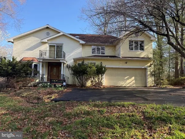 10910 Miller Rd, OAKTON, VA 22124