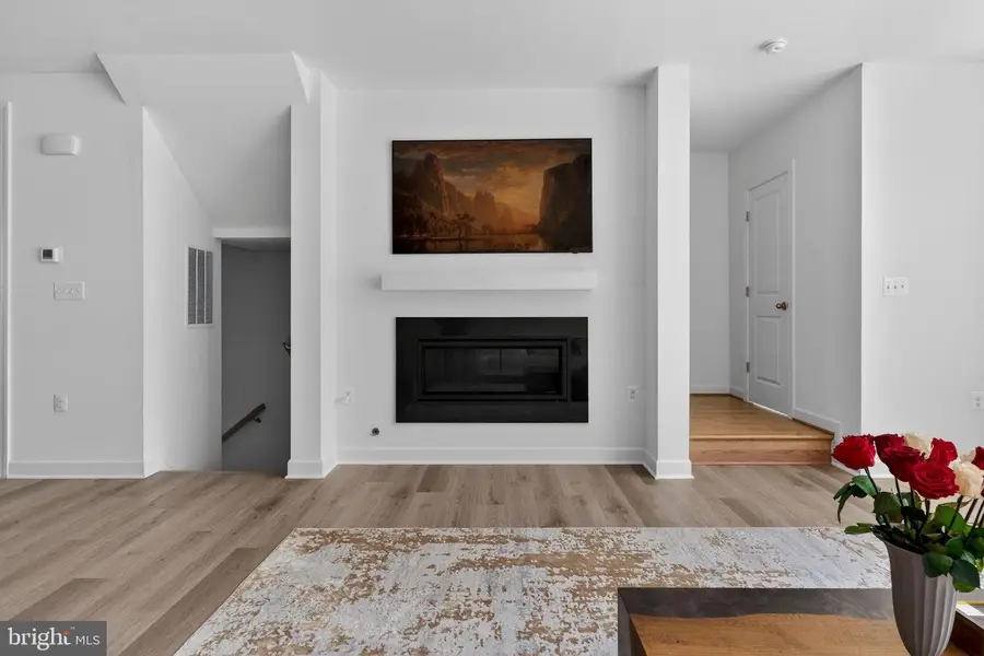 4991 Longmire Way, Chantilly, VA 20151 - #3