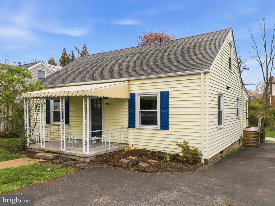 2915 Brook Dr, Falls Church, VA 22042 - #3