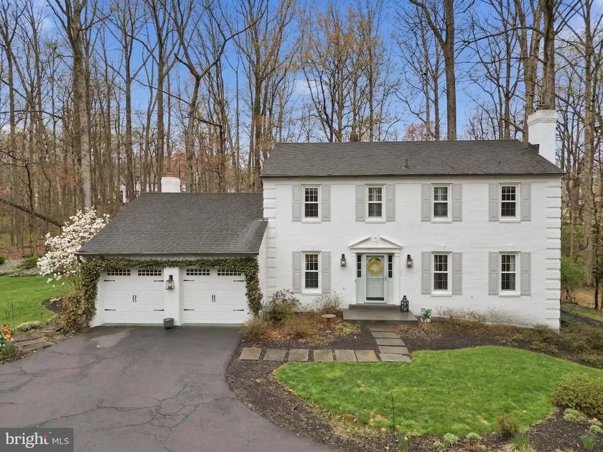 11123 Clara Barton Dr, Fairfax Station, VA 22039 - #1